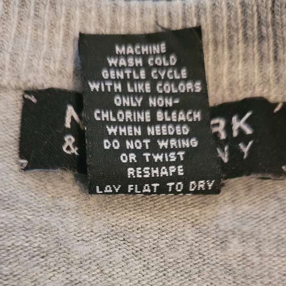 NEW YORK & COMPANY Heathered Light Grey, Button-down Sweater Vest, Size Small - Picture 7 of 9